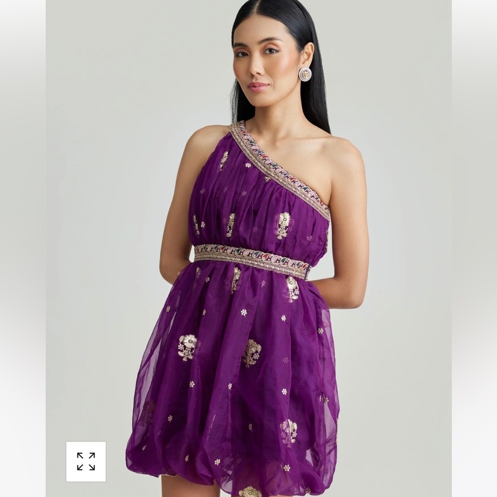 Lara Bubble Dress from Holichic